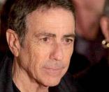 Alain Chamfort, lui non plus, n'a pu cacher son émotion. 