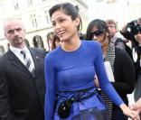 Feida Pinto sortant du défilé Louis Vuitton, le 7 octobre 2009