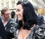 Katy Perry sortant du défilé Louis Vuitton, le 7 octobre 2009