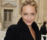 Hélène de Fougerolles au défilé Vuitton à Paris