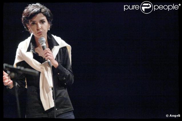 Rachida Dati, maire du VIIe arrondissement, est au théâtre Adyar pour dresser le bilan de l'opération Eté Solidaire. 07/10/09