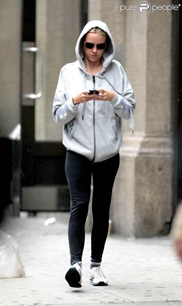 Naomi Watts et son mari Liev Schreiber vont chercher leur fils Alexander Pete, 2 ans, à l'école à New York