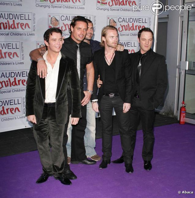 Stephen Gately, du groupe Boyzone, nous a quittés à l'âge de 33 ans, le 10 octobre 2009.