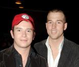 Stephen Gately     et son ami  Andrew Coles qu'il a épousé en 2003 et dont le mariage a été régularisé en 2006 en Angleterre