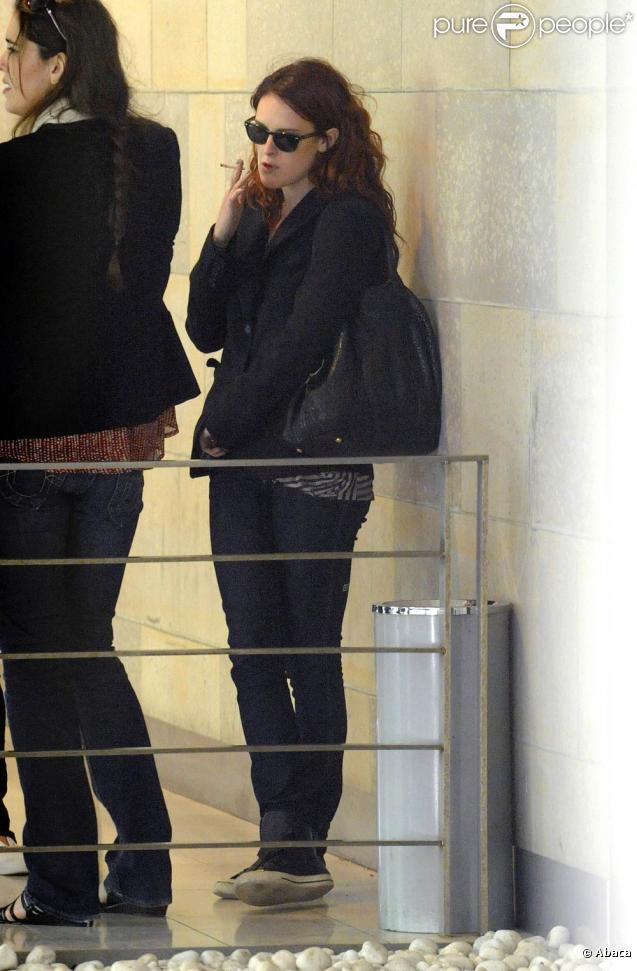 Rumer Willis et son boyfriend Micah Alberti sortent d'un déjeuner au Wagamama à Sydney en Australie le 29 septembre 2009