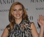 Scarlett Johansson en Allemagne à Munich pour la promotion de la marque de prêt-à-porter Mango le 15 octobre 2009 : un sublime rayon de soleil ! 
