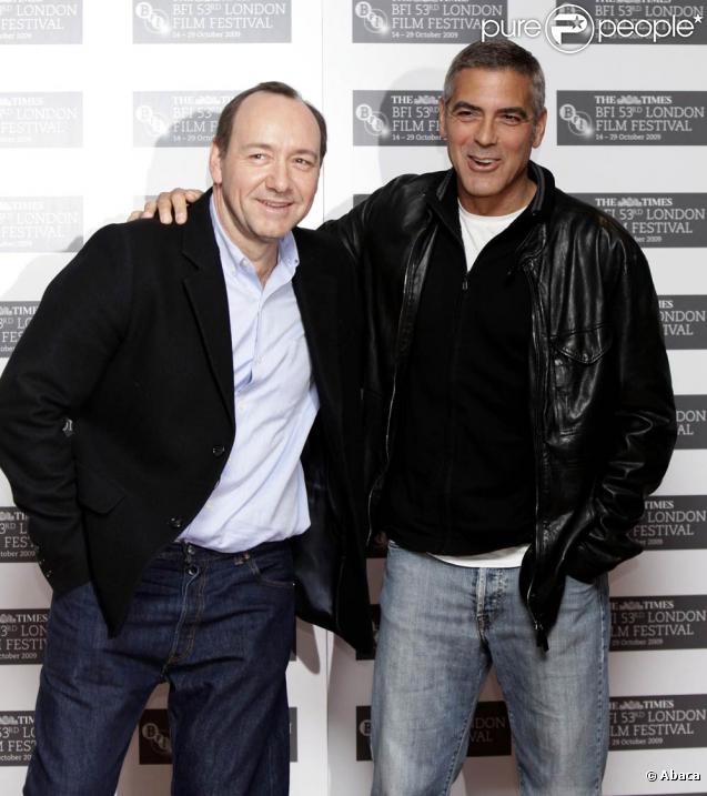 George Clooney et Kevin Spacey, à l'occasion de la présentation de  The men who stare at goats , dans le cadre du BFI London Film Festival, à Londres, le 15 octobre 2009 !