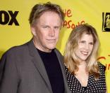 Gary Busey en charmante compagnie, à l'occasion des 20 ans de la série animée  Les Simpsons , à Santa Monica, le 18 octobre 2009 !