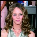 Vanessa Paradis : Sa grâce et son élégance divines vont être... sur le bout de toutes les lèvres !