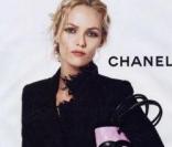 Vanessa Paradis porte les sacs Chanel avec une élégance inimitable 
