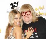 Carmen Electra et Bruce Vilanch lors de l'avant-première de Oy Vey ! My Son is Gay ! à Los Angeles le 22 octobre