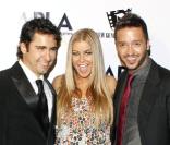 Carmen Electra, John Loyd Young et Jai Rodriguez lors de l'avant-première de Oy Vey ! My Son is Gay ! le 22 octobre à Los Angeles