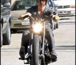Brad Pitt en moto à Los Angeles