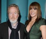 Ridley Scott et sa compagne Giannina Facio, à l'occasion de l'avant-première de  Cracks , qui s'est tenue au Vue West End, dans le cadre du 53e London Film Festival, à Londres, le 25 octobre 2009 !