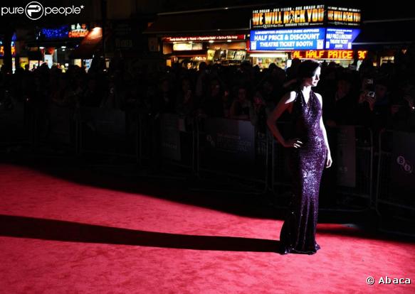 Eva Green superbe, à l'occasion de l'avant-première de  Cracks , qui s'est tenue au Vue West End, dans le cadre du 53e London Film Festival, à Londres, le 25 octobre 2009 !