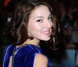 la belle Maria Valverde, à l'occasion de l'avant-première de  Cracks , qui s'est tenue au Vue West End, dans le cadre du 53e London Film Festival, à Londres, le 25 octobre 2009 !