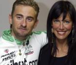 Les obsèques de Frank Vandenbroucke (photo : avec son ex-femme Sarah et ses filles MArgaux et Cameron) ont eu lieu samedi 24 octobre 2009 à Ploegsteert