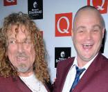 Robert Plant et Al Murray lors de la remise des prix par le magazine anglais Q à Londres le 26 octobre 2009