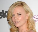 Charlize Theron lors de la 13e soirée annuelle des Hollywood Awards à Los Angeles le 26 octobre 2009