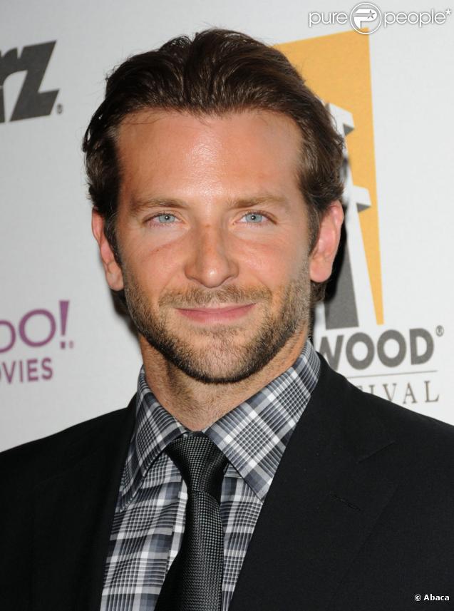 Bradley Cooper lors de la 13e soirée annuelle des Hollywood Awards à Los Angeles le 26 octobre 2009