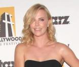 Charlize Theron lors de la 13e soirée annuelle des Hollywood Awards à Los Angeles le 26 octobre 2009