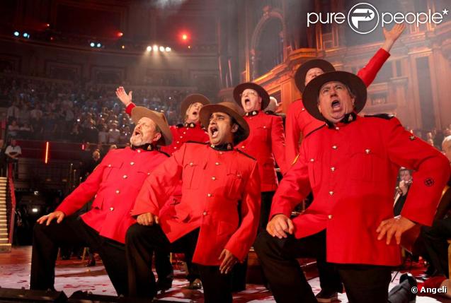 Les Monty Python au grand complet sur la scène du royal albert hallde Londres pour une représentation exceptionnelle de Not The Messiah, le 23 octobre 2010.