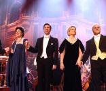 Les Monty Python au grand complet sur la scène du royal albert hallde Londres pour une représentation exceptionnelle de Not The Messiah, le 23 octobre 2010.