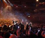 Les Monty Python au grand complet sur la scène du royal albert hallde Londres pour une représentation exceptionnelle de Not The Messiah, le 23 octobre 2010.