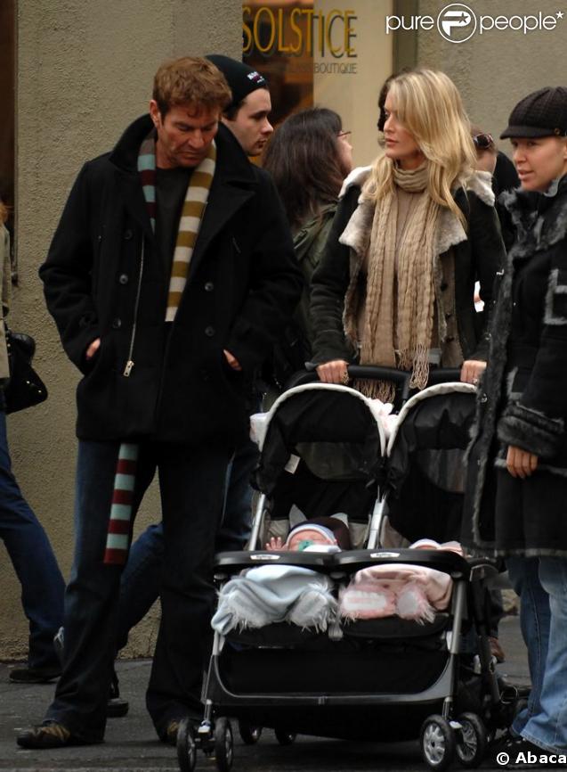 Dennis Quaid, sa femme, Kimberly Buffington, et leurs jumeaux, Thomas Boone et Zoe Grace