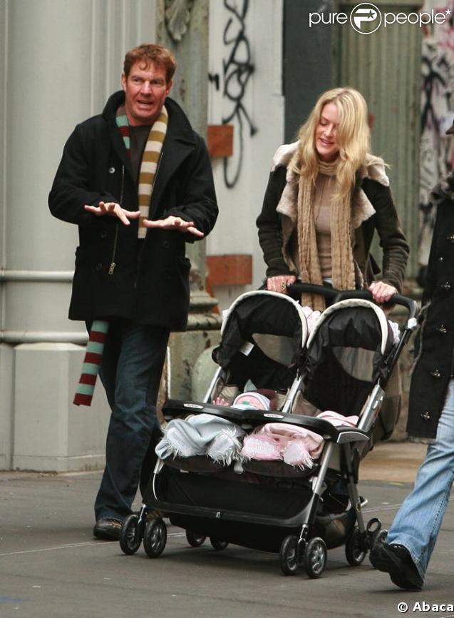 Dennis Quaid, sa femme, Kimberly Buffington, et leurs jumeaux, Thomas Boone et Zoe Grace