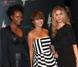 Gladys Gambie, Emma de Caunes et Vahina Giocante, à l'occasion de l'ouverture du bar lounge Black Legend, à Monte Carlo, le 29 octobre 2009.