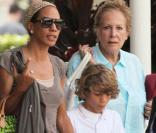 Barbara Feltus et son fils Elias, qu'elle a eu avec Boris Becker, à Miami le 16 octobre 2009 !