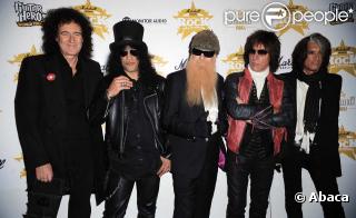 Brian May (Queen), Slash (Guns and Roses), Billy Gibbons (ZZ Top), Jeff Beck et Joe Perry (Aerosmith) à la cérémonie des Classic Rock Awards, le 2 novembre à Londres !