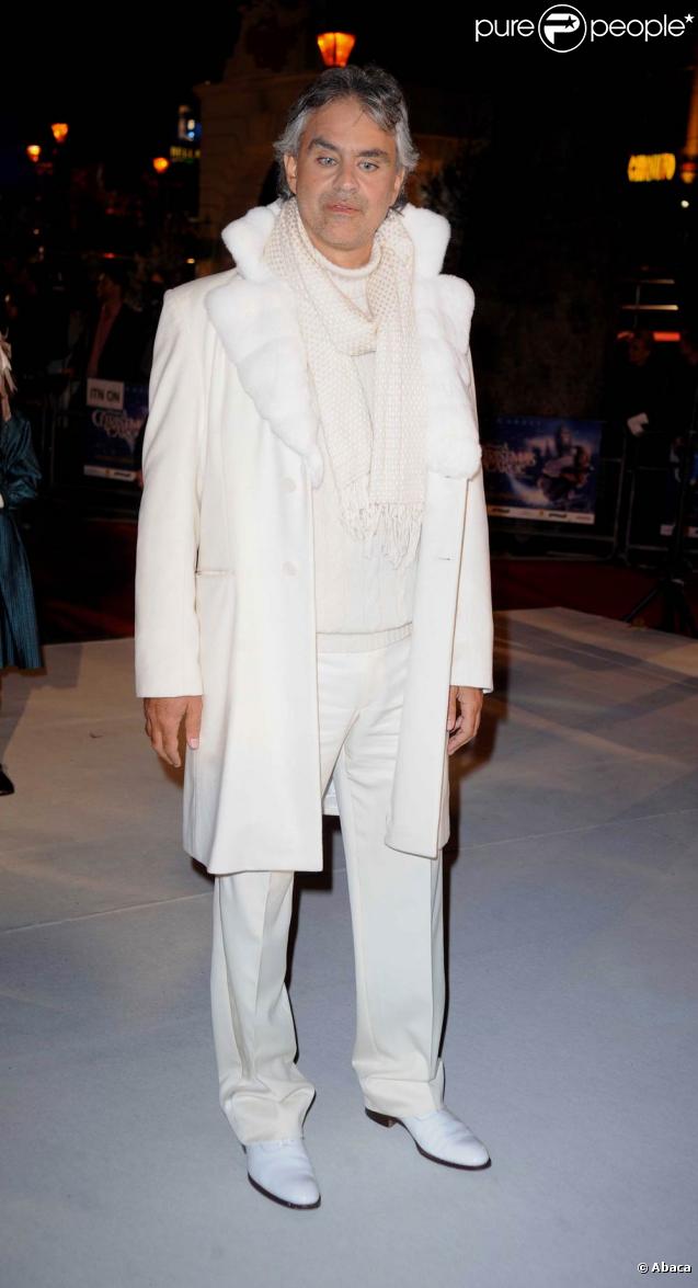 Andrea Bocelli, à l'occasion de l'avant-première mondiale du  Drôle Noël de Scrooge , qui s'est tenue en plein coeur de Londres, le 3 novembre 2009.