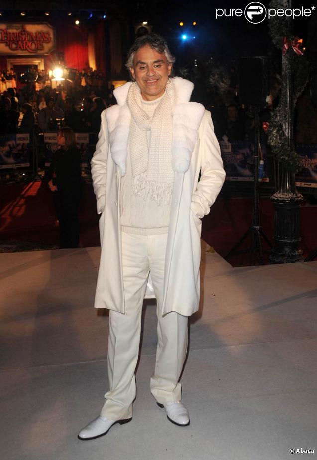 Andrea Bocelli, à l'occasion de l'avant-première mondiale du  Drôle Noël de Scrooge , qui s'est tenue en plein coeur de Londres, le 3 novembre 2009.