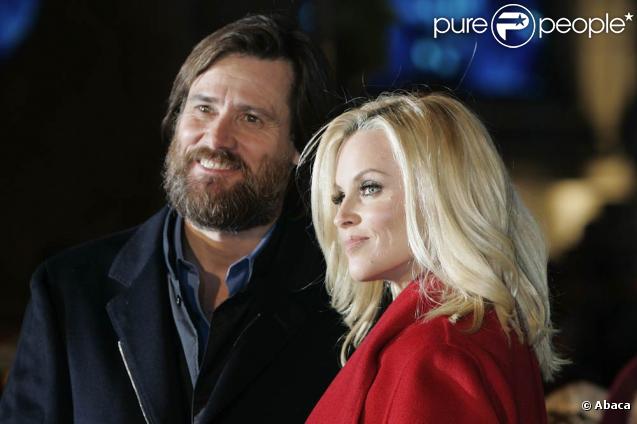 Jim Carrey et sa superbe Jenny McCarthy, à l'occasion de l'avant-première mondiale du  Drôle Noël de Scrooge , qui s'est tenue en plein coeur de Londres, le 3 novembre 2009.