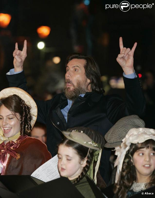 Jim Carrey se lâche, à l'occasion de l'avant-première mondiale du  Drôle Noël de Scrooge , qui s'est tenue en plein coeur de Londres, le 3 novembre 2009.