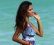 EXCLU : La très sexy Selita Ebanks en shooting sur une plage... : c'est juste torride !