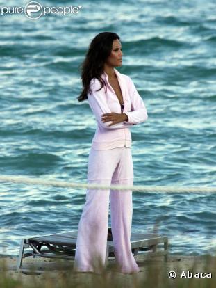 Selita Ebanks, à l'occasion d'un shooting sur une plage de Miami, en octobre 2009.