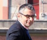 Rowan Atkinson en vacances à Rome avec sa femme Sunestra et sa fille Lily le 20 octobre 2009