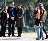 Rowan Atkinson en vacances à Rome avec sa femme Sunestra et sa fille Lily le 20 octobre 2009