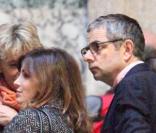 Rowan Atkinson en vacances à Rome avec sa femme Sunestra et sa fille Lily le 20 octobre 2009