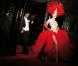 Ludovic Giuly et les joueurs du PSG endossent les costumes du Moulin Rouge... Etonnant !