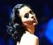 Katy Perry aux EMA's 2009 : Admirez ses courbes... délicieusement enveloppées dans des tenues sexy !