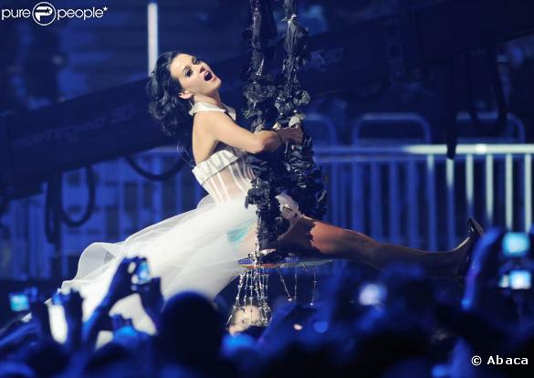 Katy Perry sur la scène des MTV EMA 2009 à Berlin, le 4 novembre 2009
