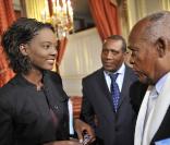 Nicolas Sarkozy a annoncé le 6 novembre 2009 ses 137 mesures pour les Dom-Tom, en présence de Rama Yade 