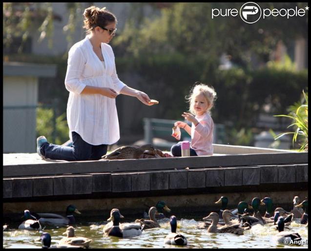 Violet Affleck s'amuse dans un parc de Santa Monica, le 6 novembre 2009