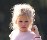 Violet Affleck s'amuse dans un parc de Santa Monica, le 6 novembre 2009