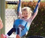 Violet Affleck s'amuse dans un parc de Santa Monica, le 6 novembre 2009