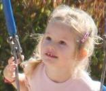 Violet Affleck s'amuse dans un parc de Santa Monica, le 6 novembre 2009
